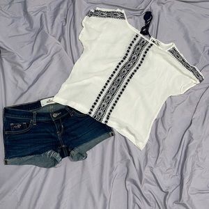 Hollister shorts and forever 21 top